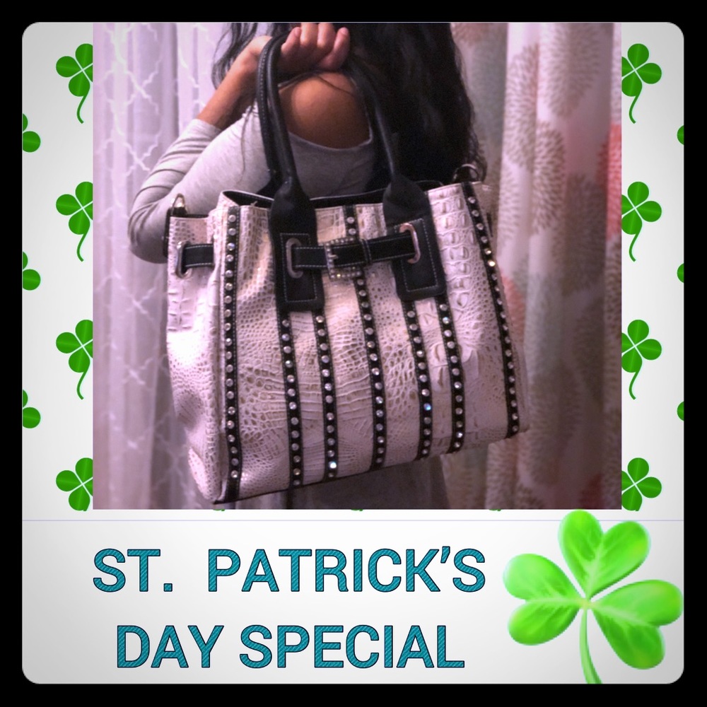 ☘️LARGE BLACK AND WHITE RHINESTONE EMBELLISHED BAG - Picture 1 of 8